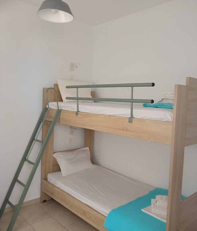 Socrates Apartments主图