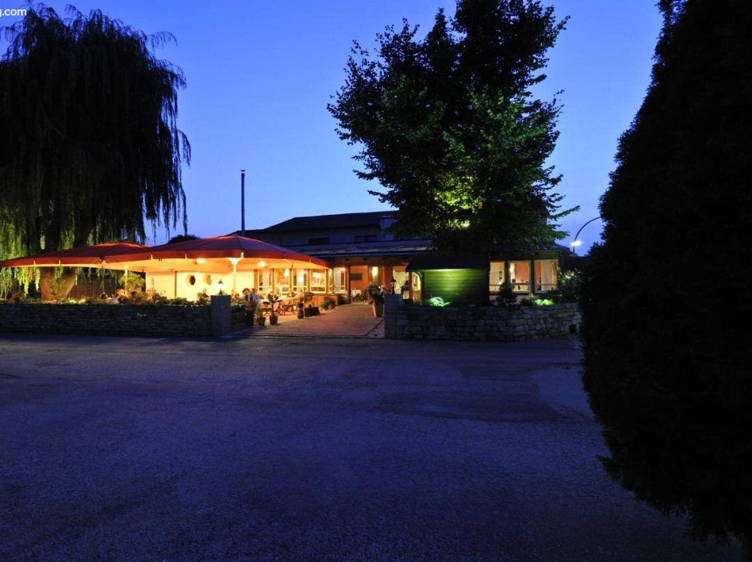 Dreimaedelhaus主图