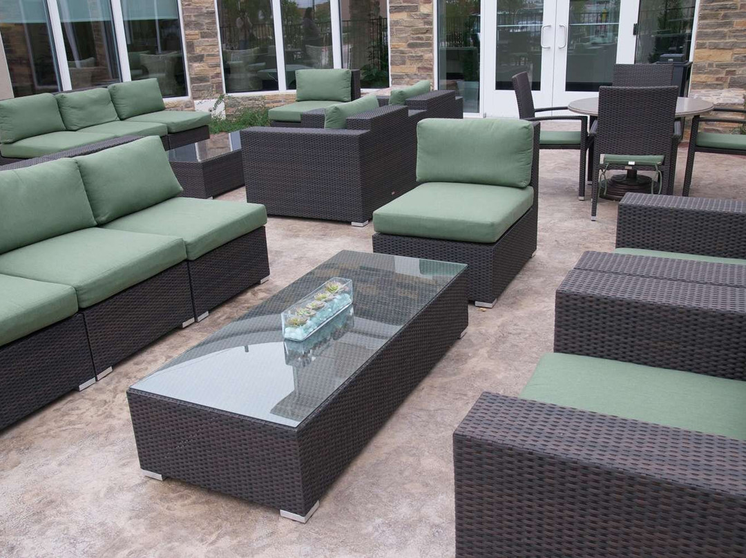 纽布劳恩费尔斯希尔顿花园酒店主图