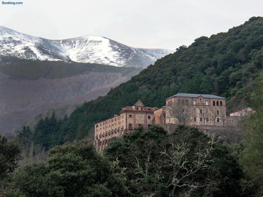 Monasterio De Santa María De Valvanera