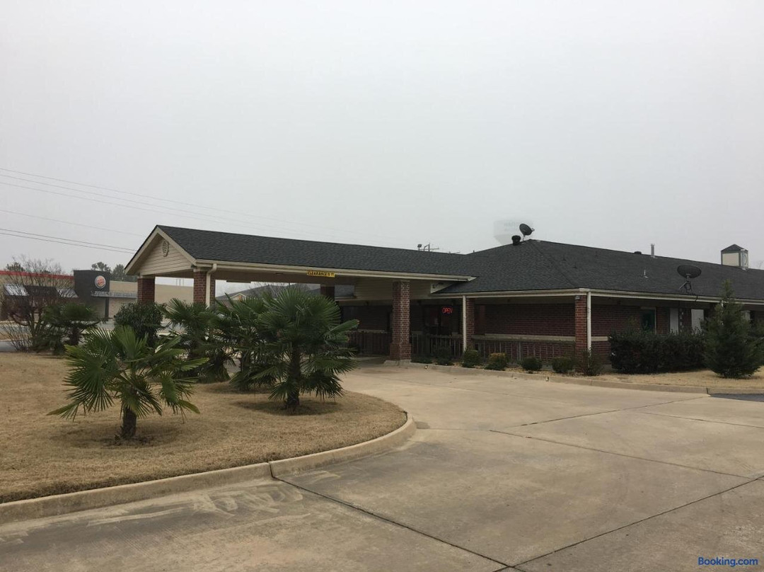 Ivan酒店住宿-Redwood Inn and Suites