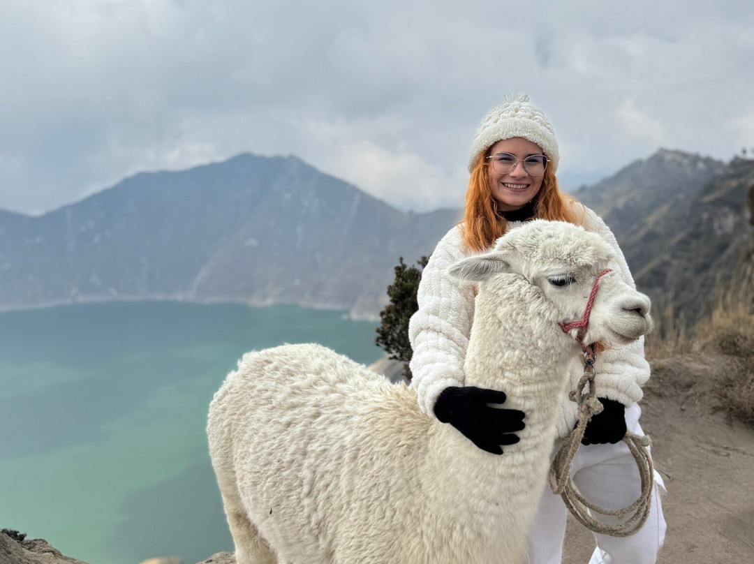 WomanTravelEc-基多必去景点