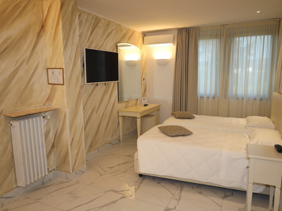 Hotel Continental主图
