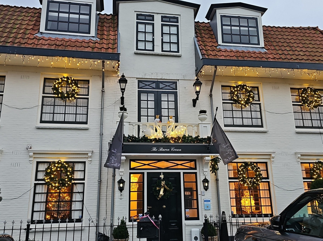 巴顿皇冠酒店主图