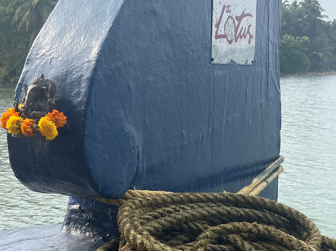 The Lotus Houseboat景点图片