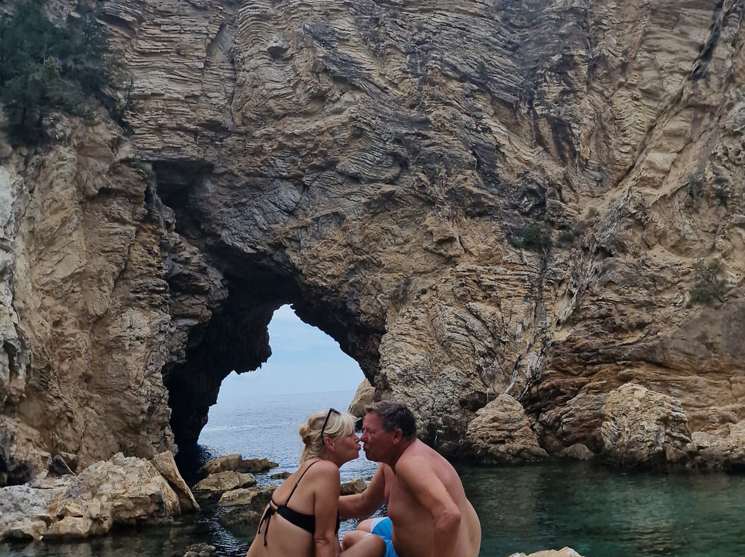 Gazipasa Delik Deniz Kral Cove景点图片