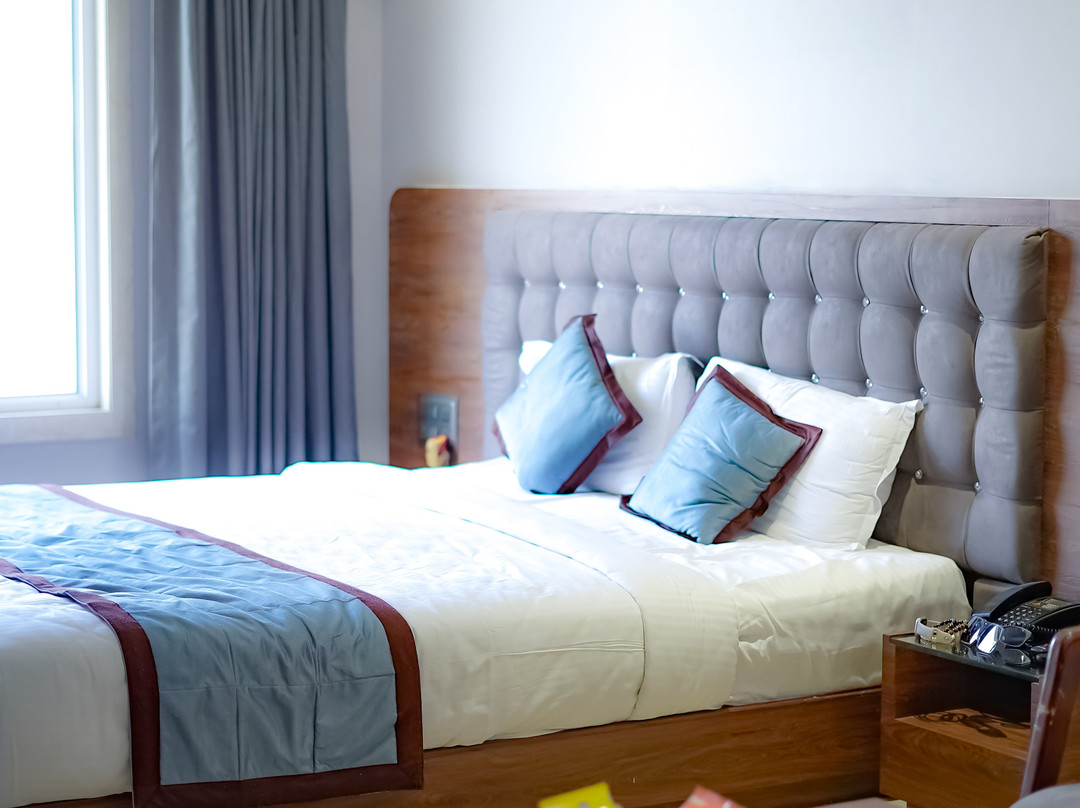 Alaukik Hotel Shirdi主图