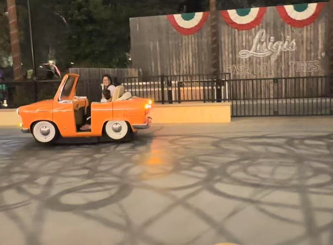 Luigi's Rollickin' Roadsters-阿纳海姆必去景点