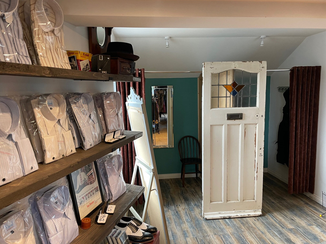 Revival Vintage Clothing-Huddersfield必去景点
