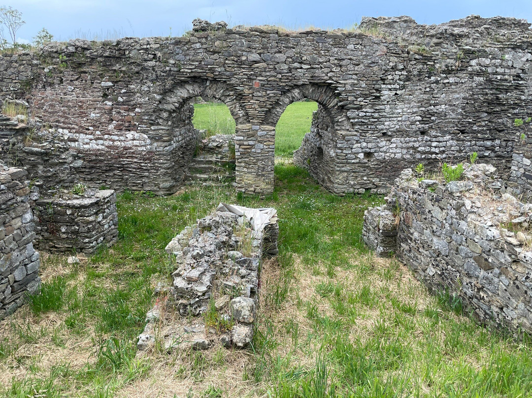 Anfiteatro Romano Di Luni