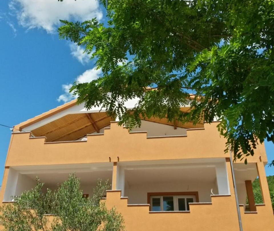 Apartments 4M