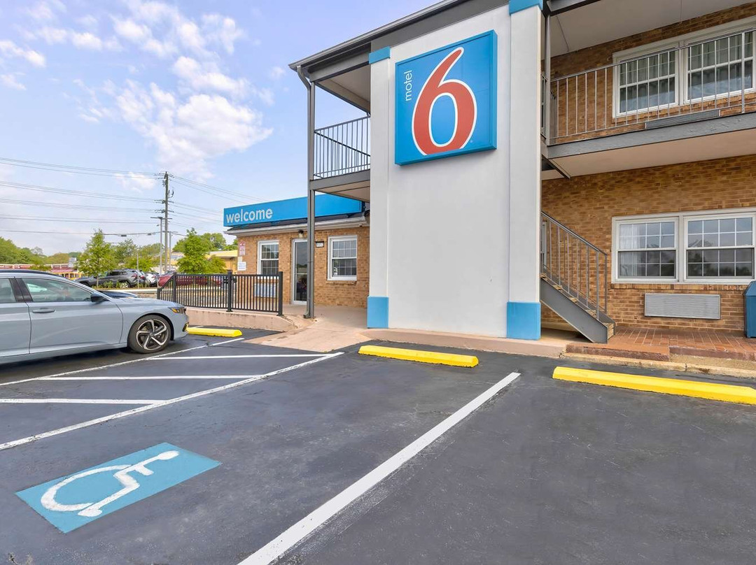 Motel 6-Falls Church, VA - Arlington Boulevard