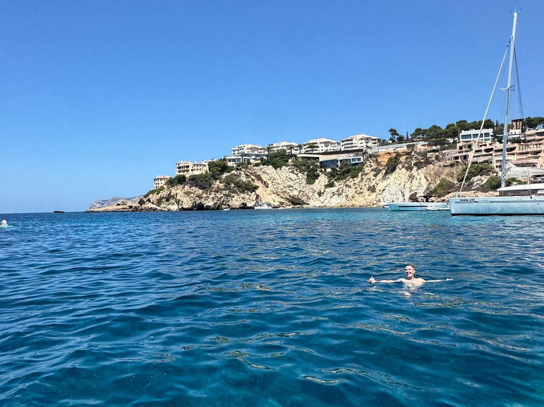 Aloha Boat Charters - Jeffrey-Comino必去景点