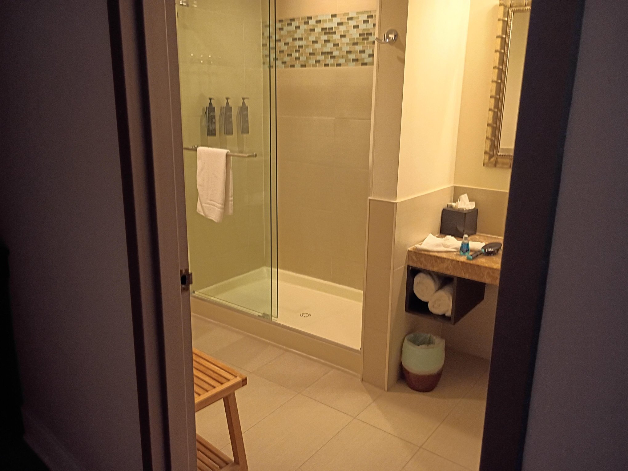 Watt Hotel Rahway, Tapestry Collection by Hilton-浴室