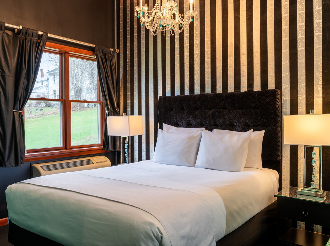 The Roxbury, Contemporary Catskills Lodging主图