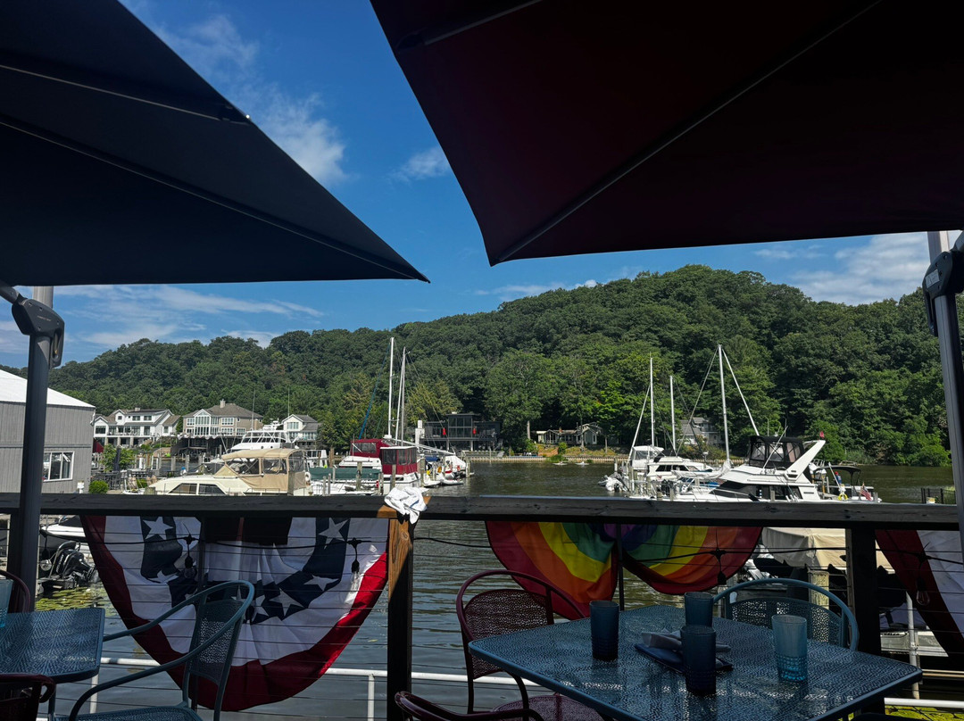 Ship-N-Shore Hotel主图