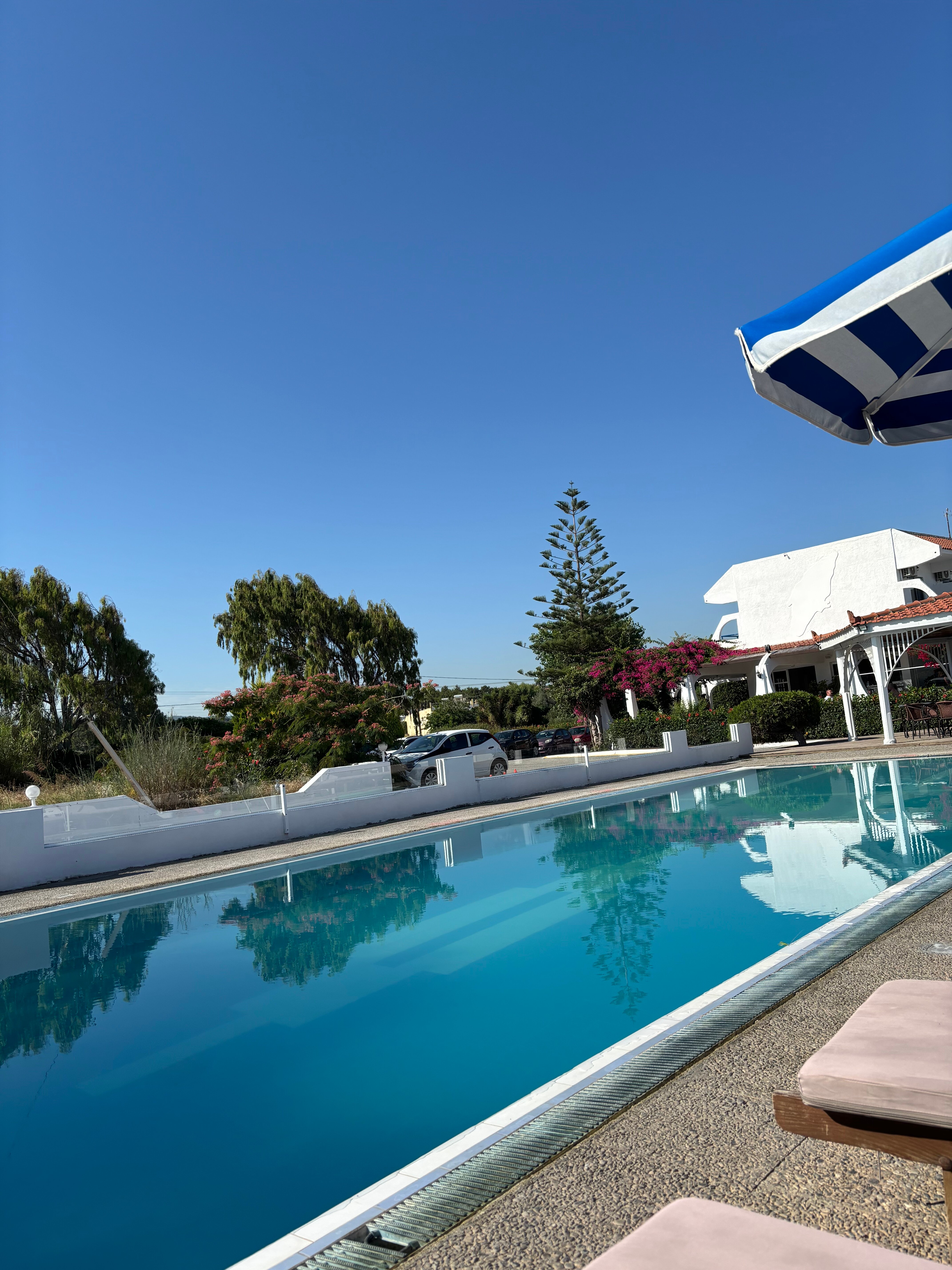 Nirvana Beach Hotel-官方
