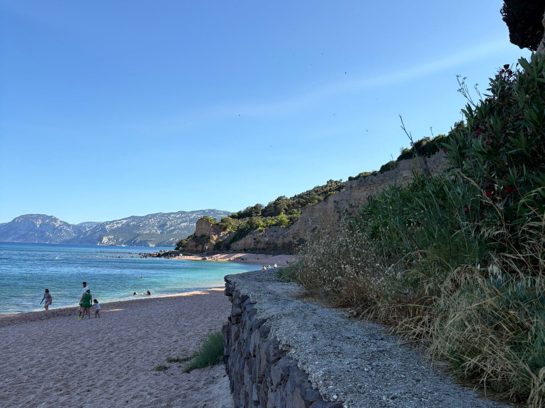 Spiaggia di Sos Dorroles-Cala Gonone必去景点