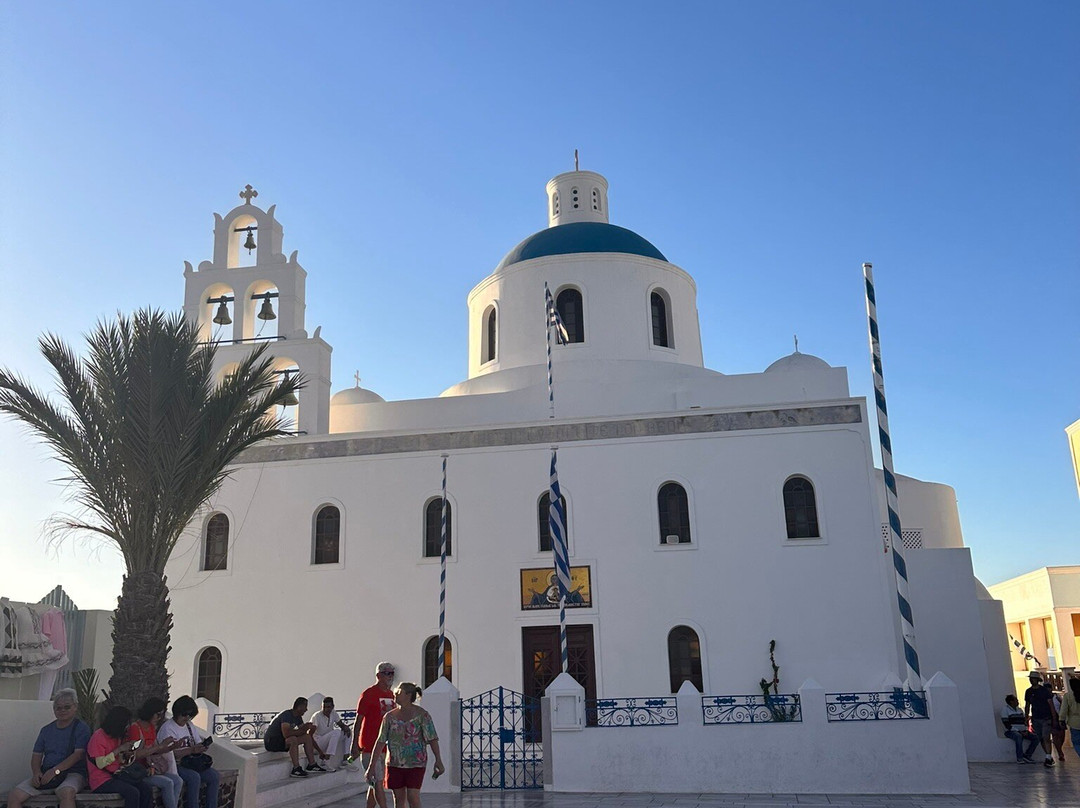 Picturesque Blue Dome Santorini-伊亚必去景点