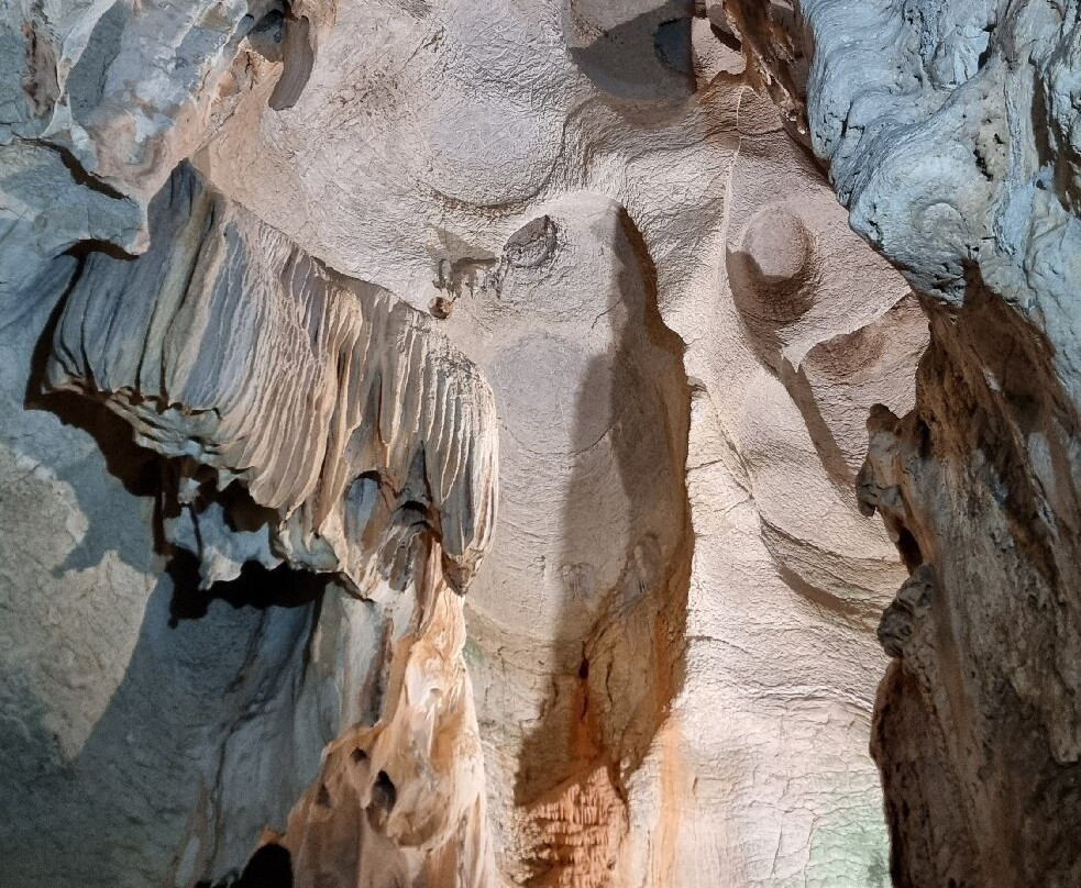 Prehistoric Cave Cueva de las Calaveras-Benidoleig必去景点