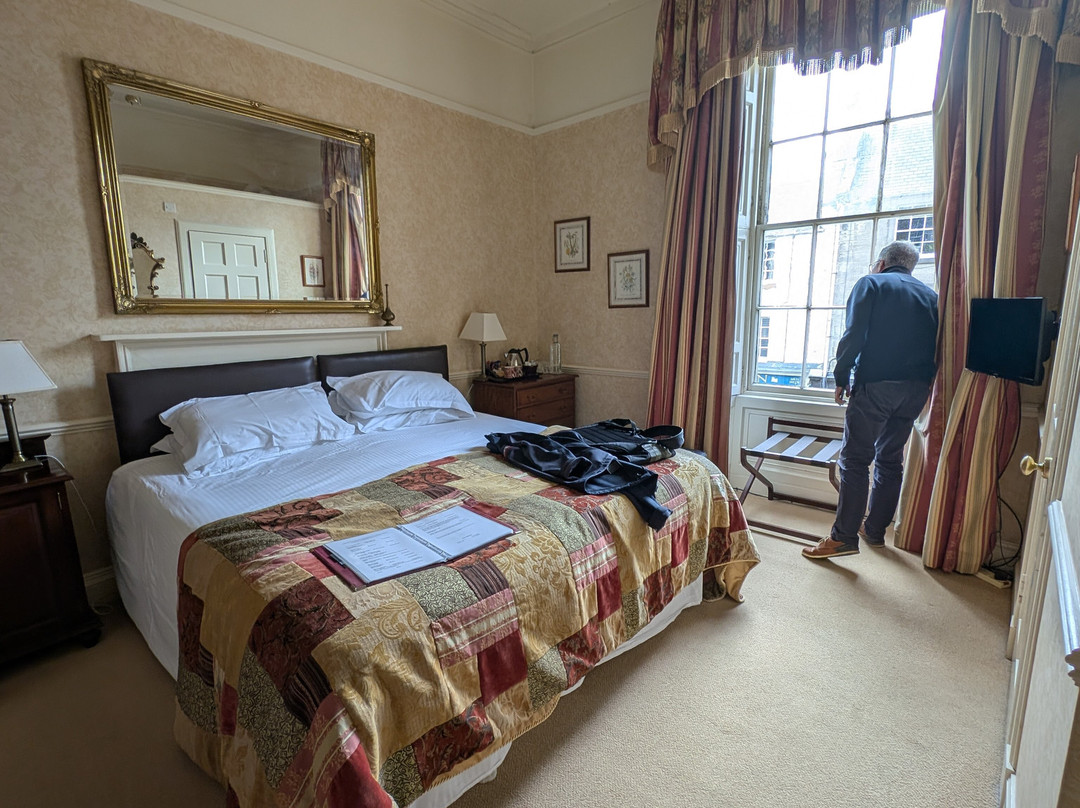 The Old Priory主图