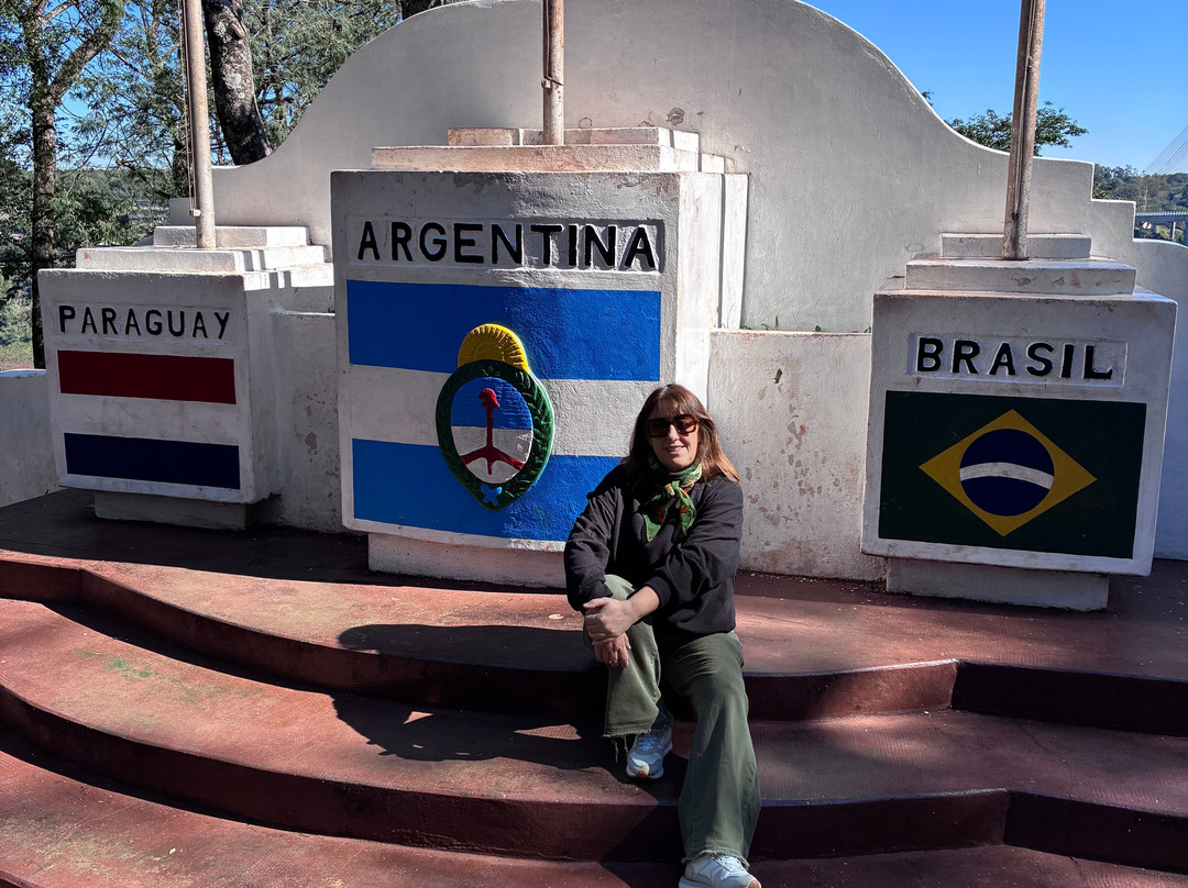 Hito Tres Fronteras-伊瓜苏港必去景点