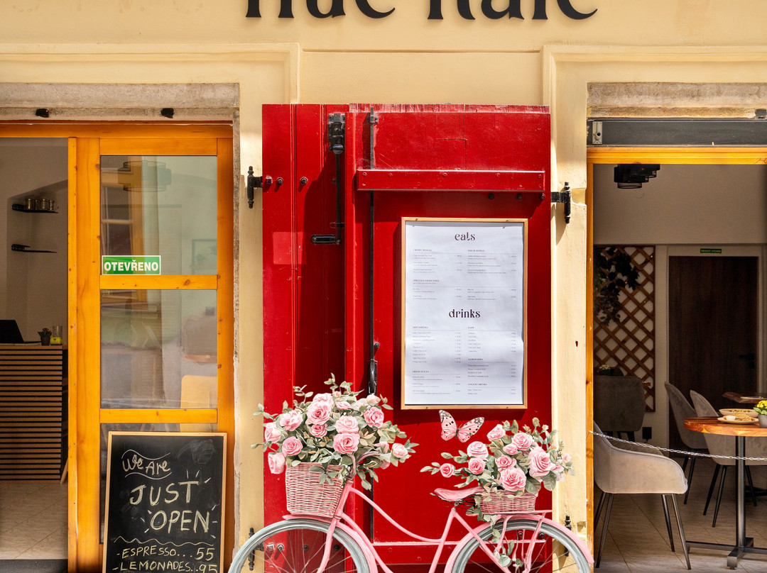 hues kafe · bistro