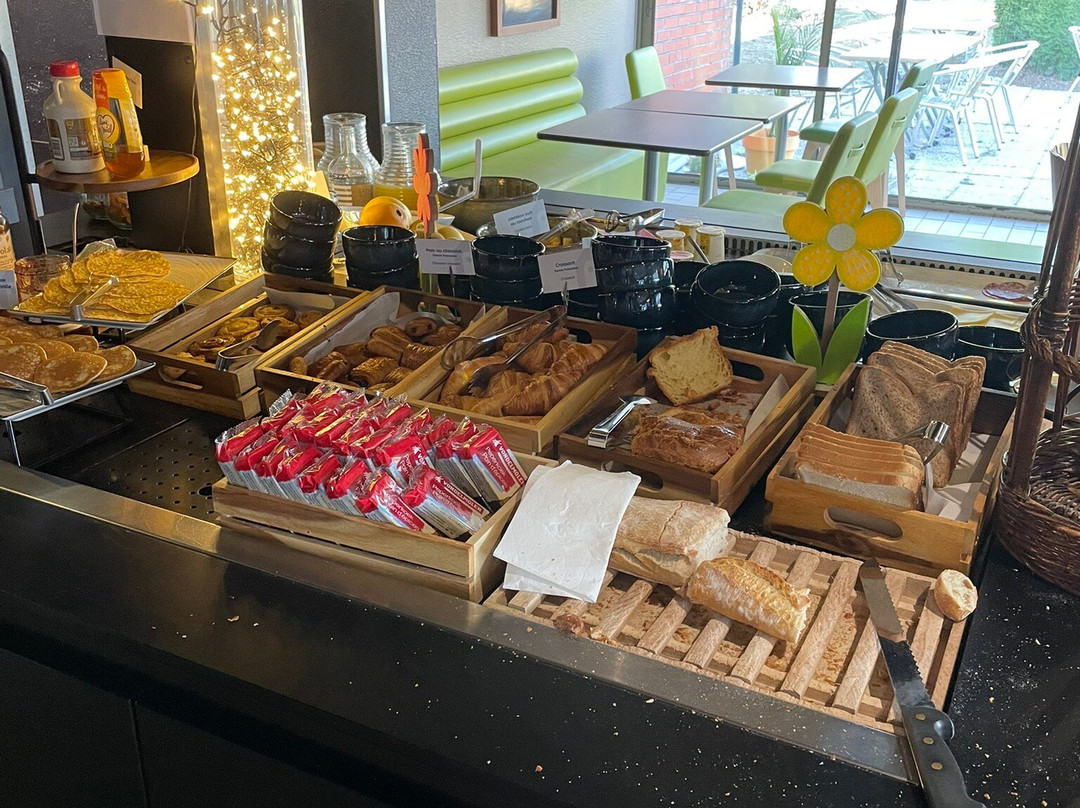 里尔南基钟楼酒店 - CHR主图