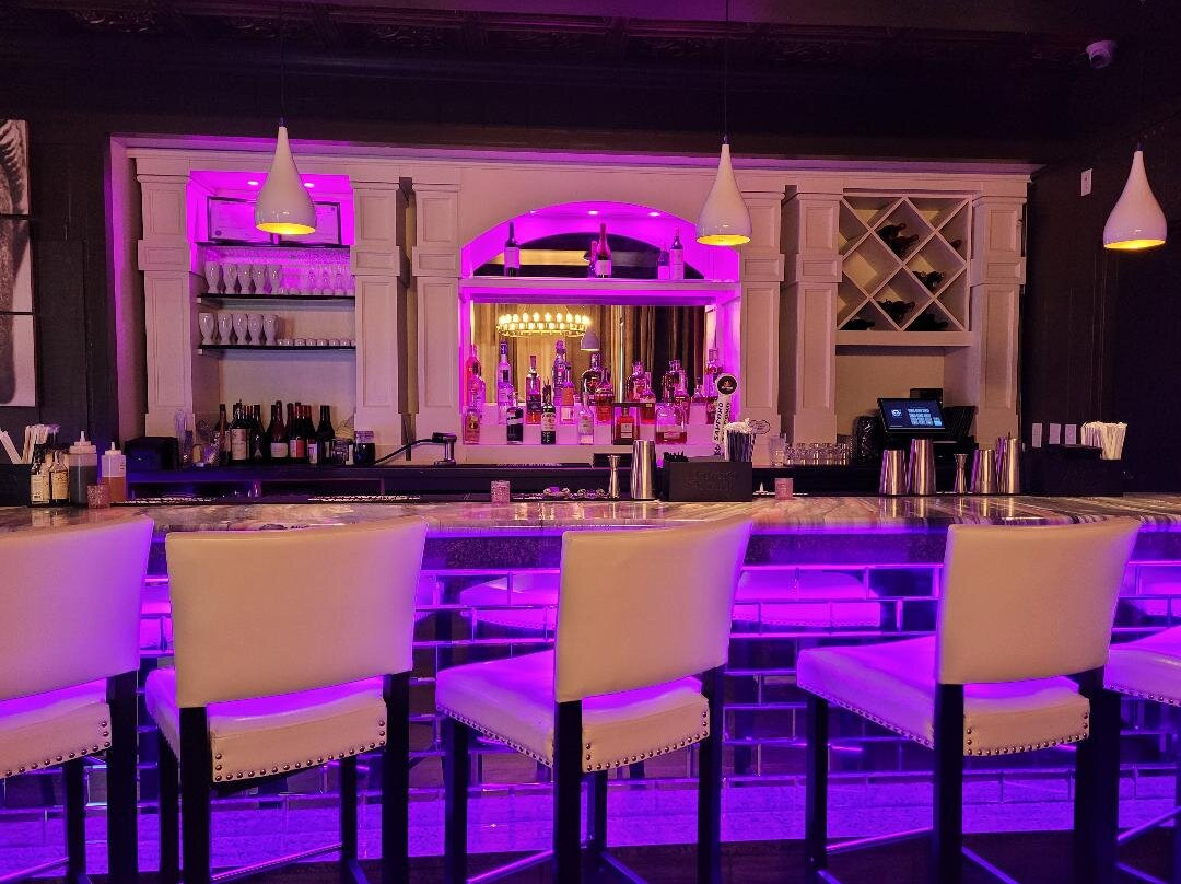 Hot Tuna Wok & Roll Bar