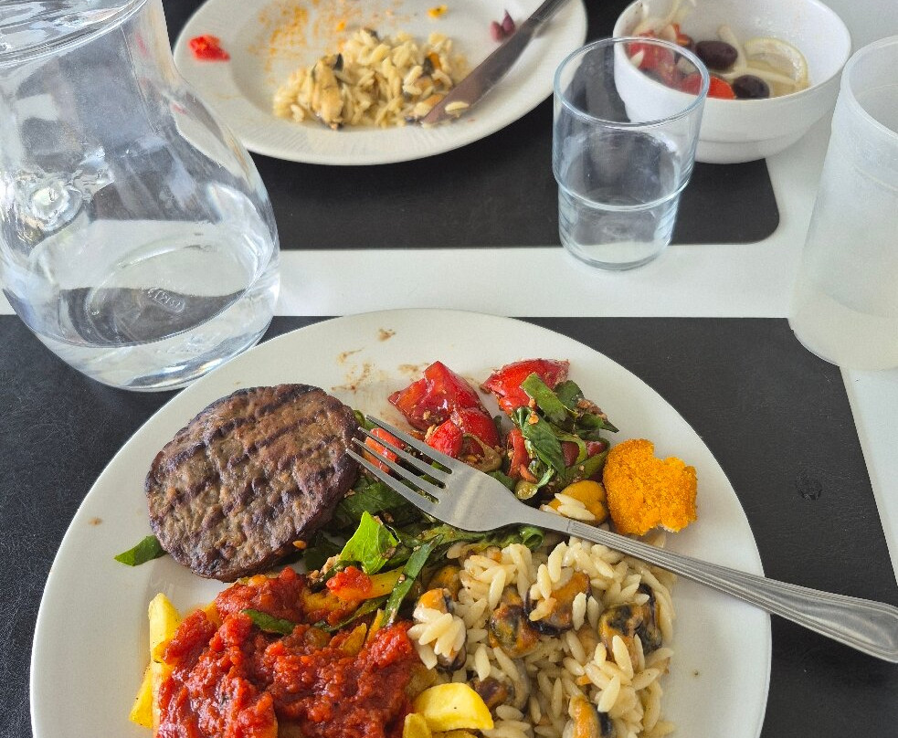 Socrates Plaza Hotel主图