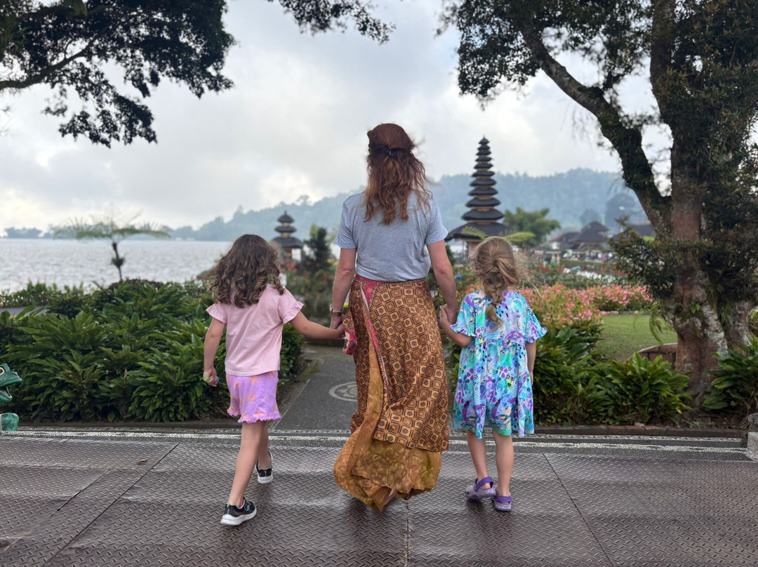 Lovina Transport Bali 007-罗威那海滩必去景点