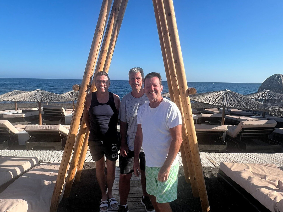 白色卡提吉斯海涛酒店主图