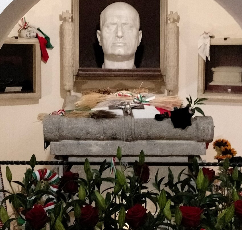Cripta di Benito Mussolini-Predappio必去景点
