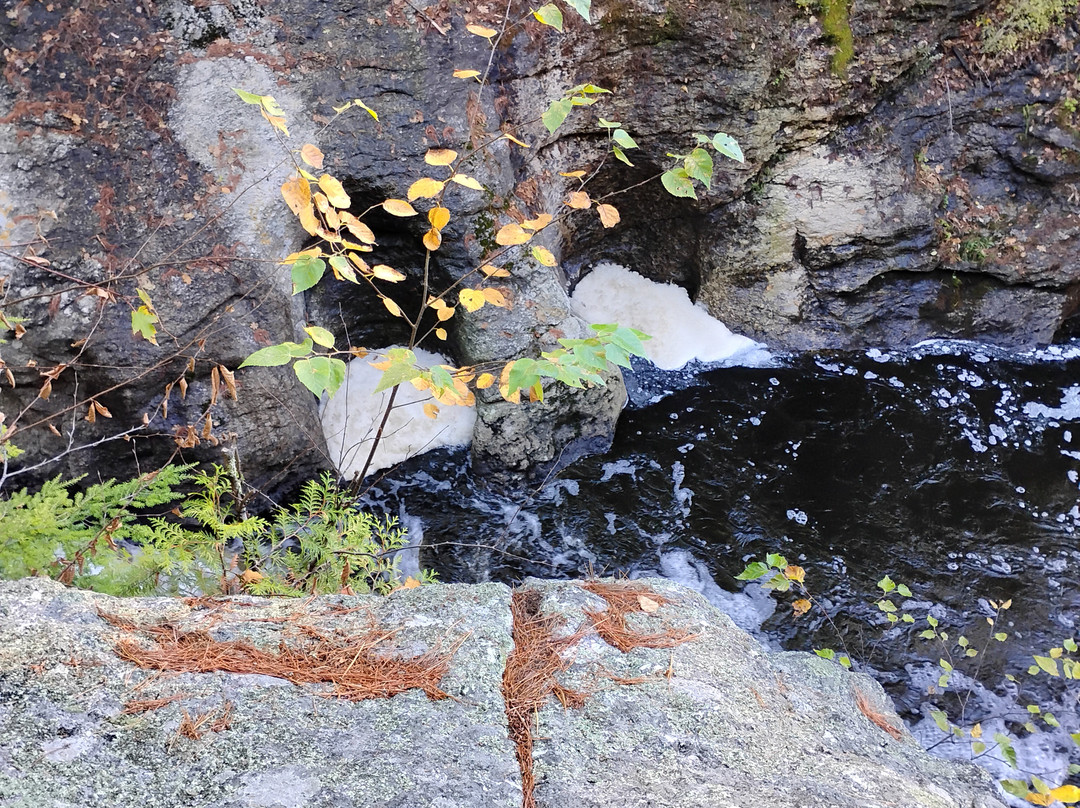 Snow Falls-West Paris必去景点