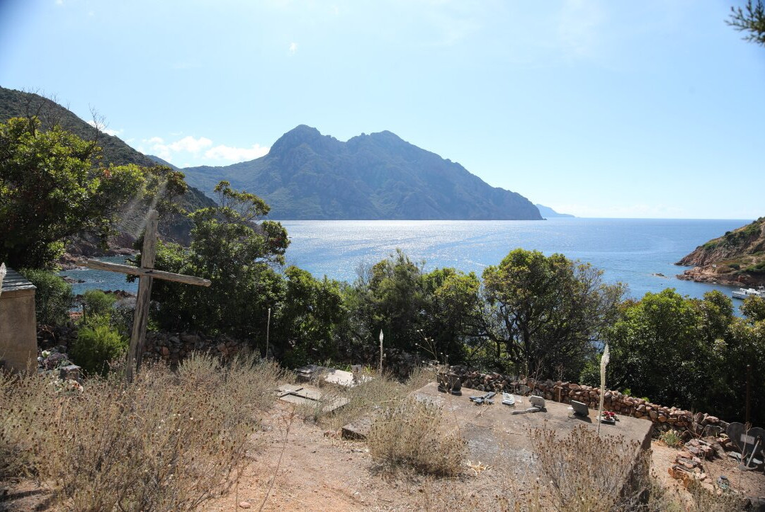 Cimiteriu di Ghjirulatu-Girolata必去景点