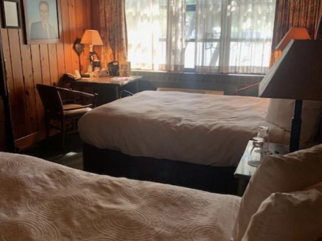 McMenamins Old St. Francis School主图