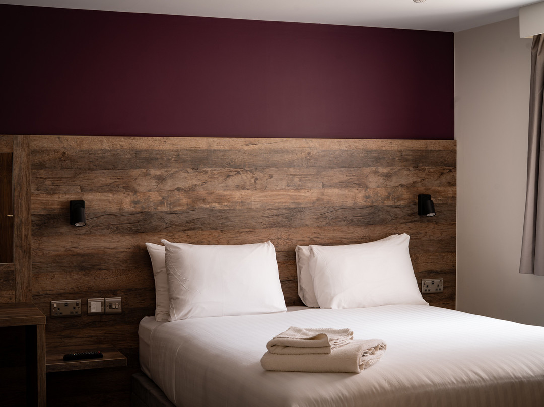 Waterside Hotel and Leisure Club主图
