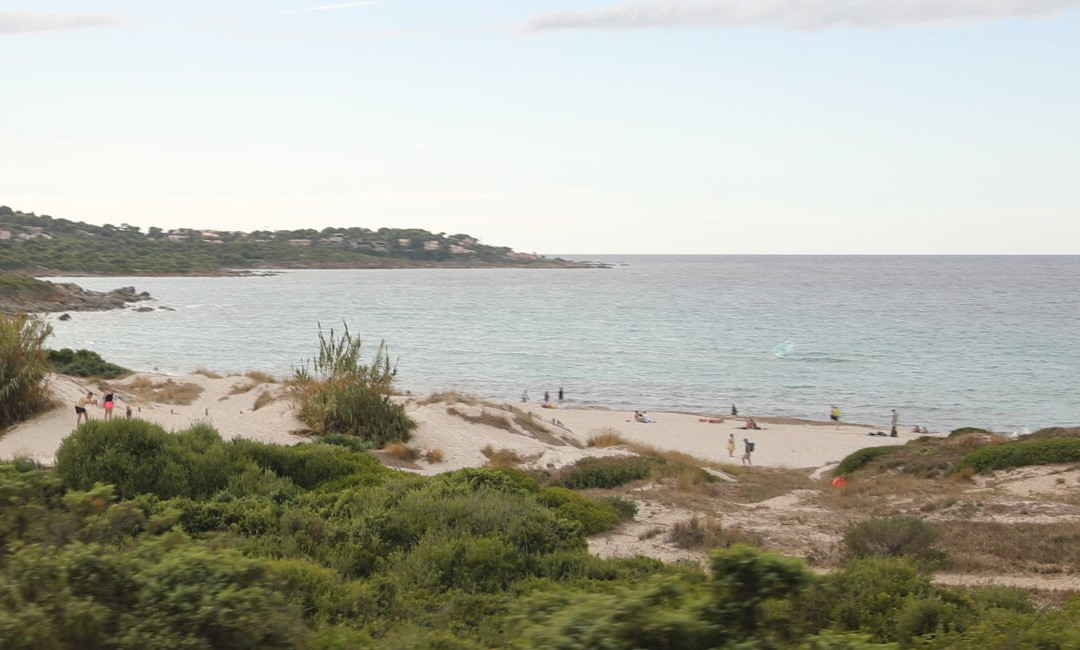 Plage de Bodri-Corbara必去景点