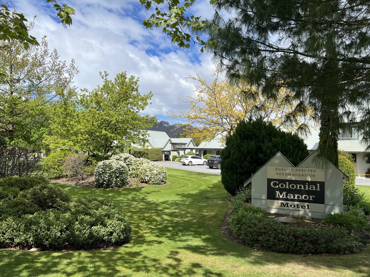 Colonial Manor Motel-官方