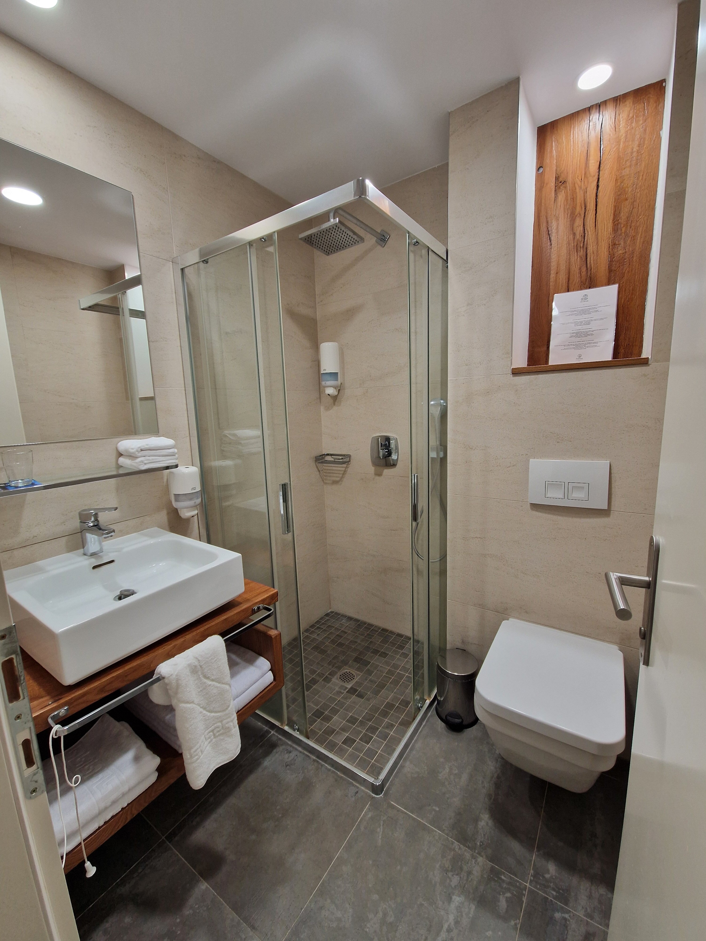 Fidelitas Hotel-浴室