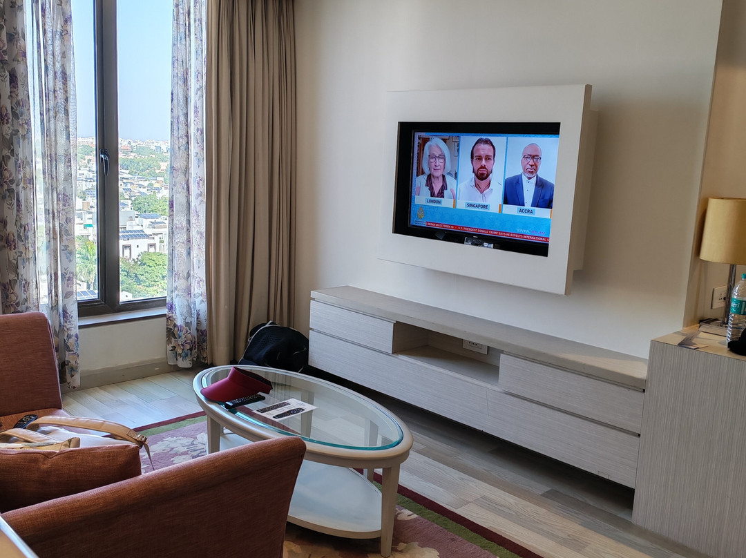 Efcee Sarovar Premiere主图