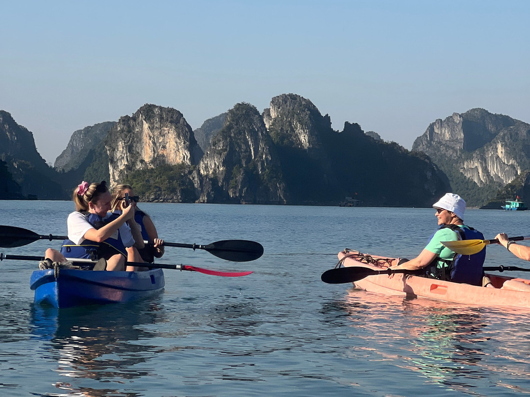 Erina Cruise-下龙湾必去景点