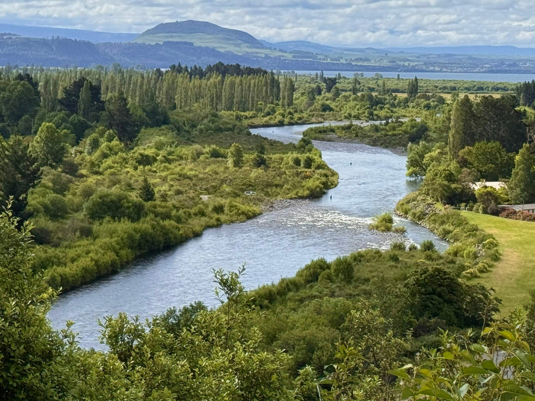 River Birches Lodge主图