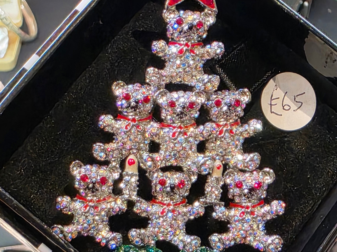 Hoptroff & Lee Antiques in the Alley-斯坦福德镇必去景点