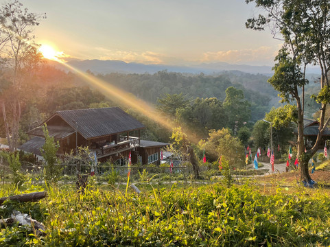 Pa Pae Meditation Retreat-夜登必去景点