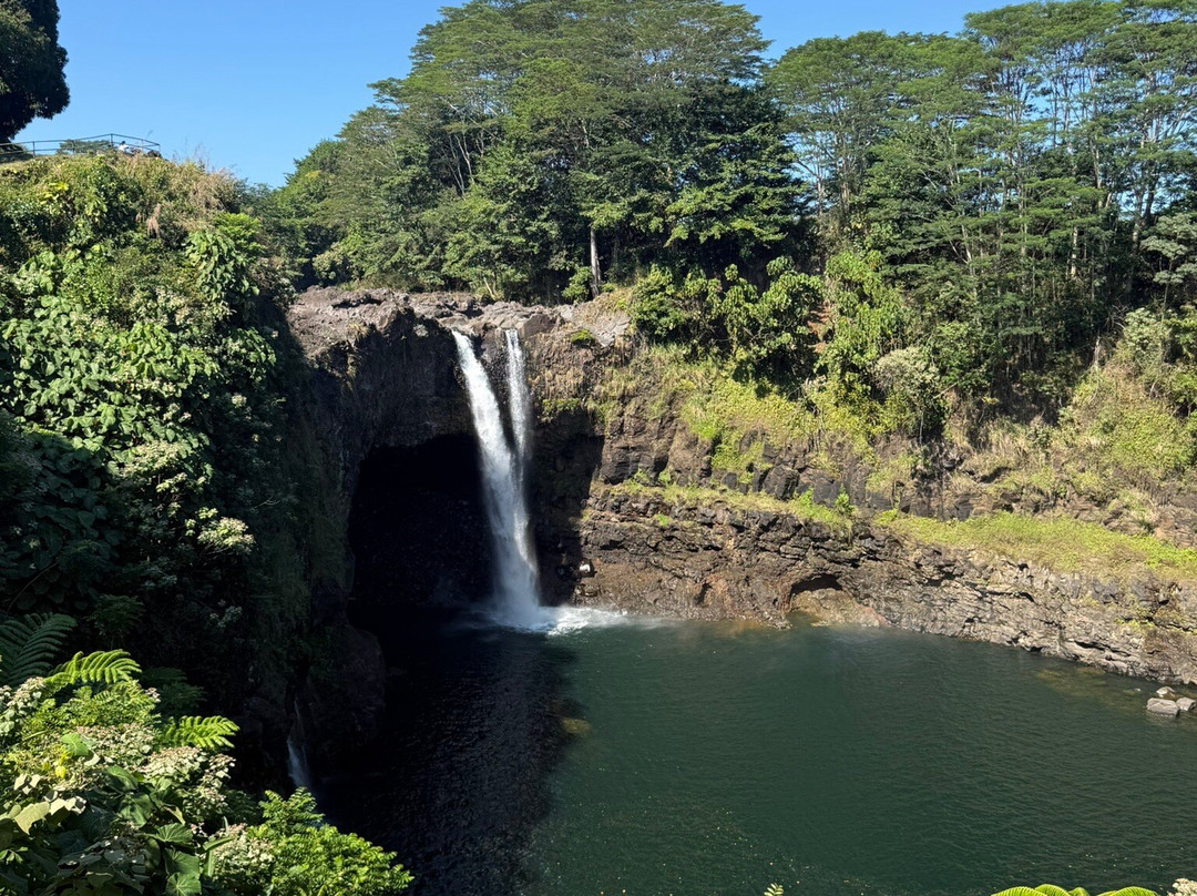 彩虹瀑布-希洛必去景点