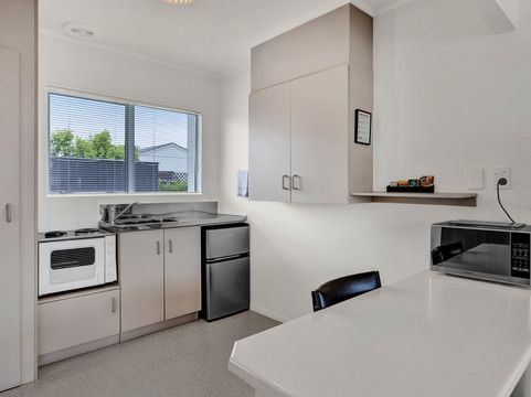 雅芳汽车旅馆主图