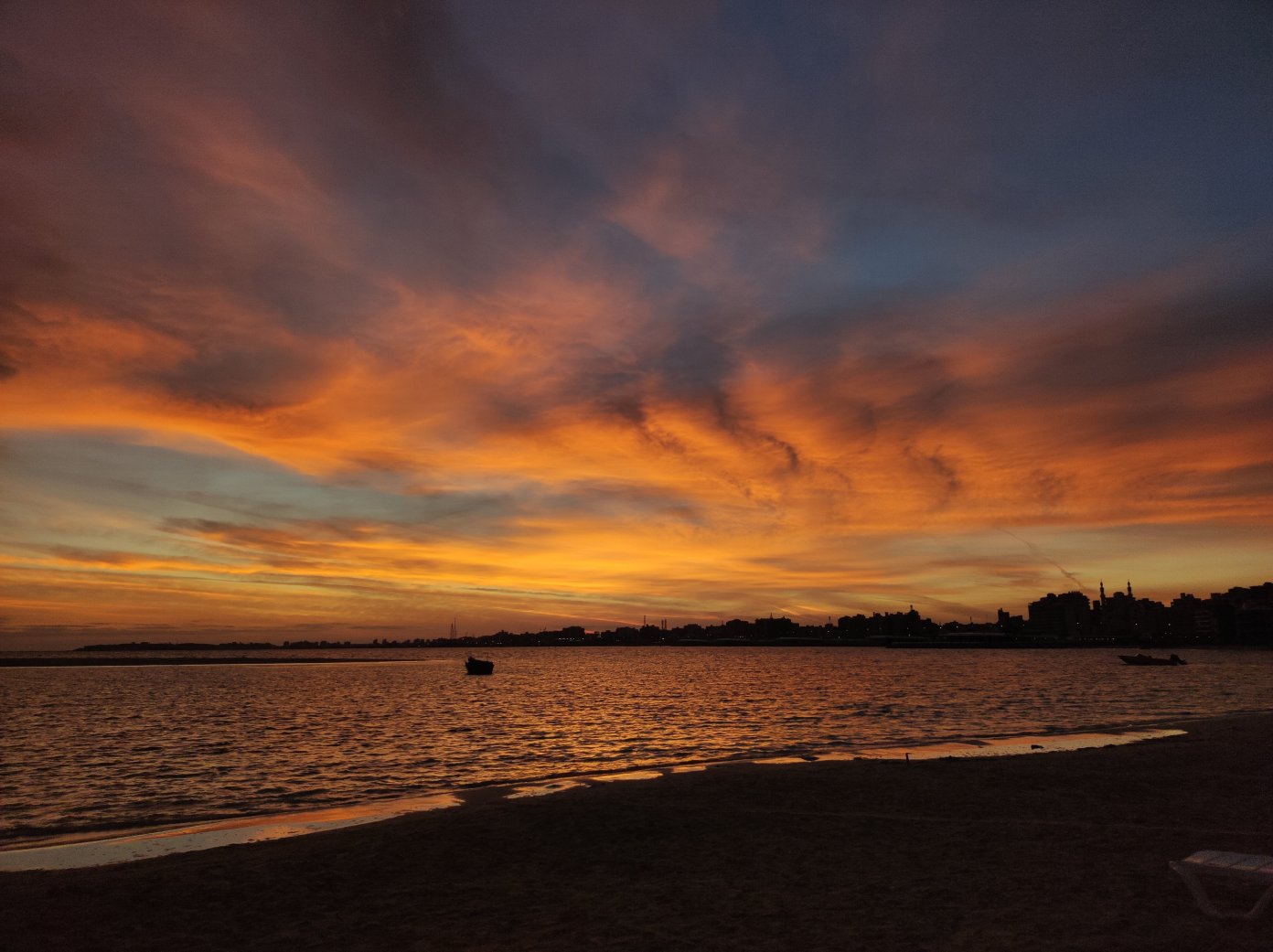 Triumph White Sands-官方