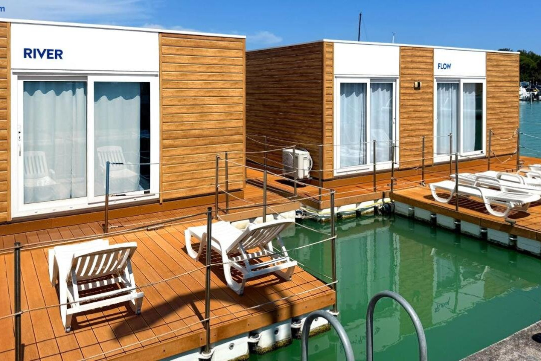 Marina Uno Floating Resort