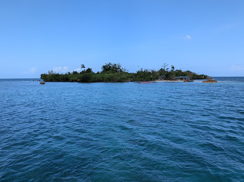 YaMon Red Stripe Catamaran Cruises-内格里尔必去景点